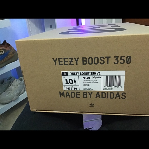 DS Yeezy 350 v2 Bred - Picture 4 of 4